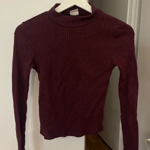 Ribbad polo tröja  - -