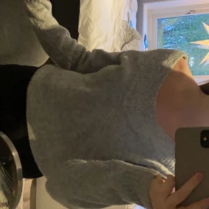stickad tröja - Sjukt fin stickad tröja från h&m, skön och inte stickig i materialet🙌