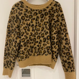 Jätte fin leopard tröja💘 - En varm tröja med leopard mönster💫💘