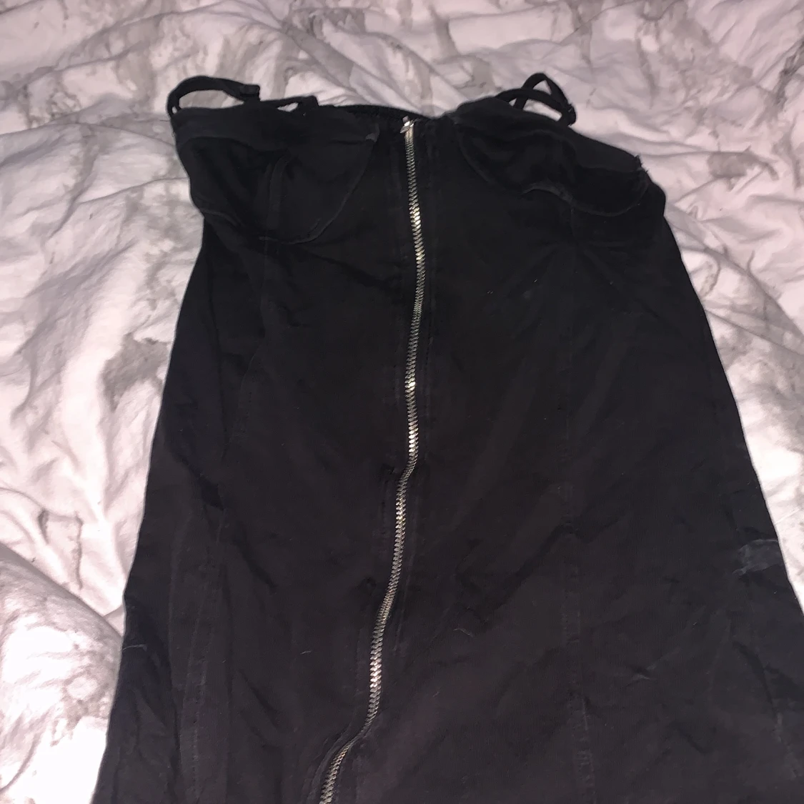 Kort svart klänning