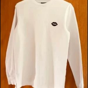 Vit A.I.A långärmad tröja XS - Vit A.I.A långärmad tröja XS, inköpt på Cenino i Kristianstad, nyskick 