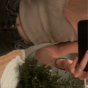 snyggaste toppen - oanvänd topp från ginaTricot (köpt på about you), säljer för råkade beställa 2❤️