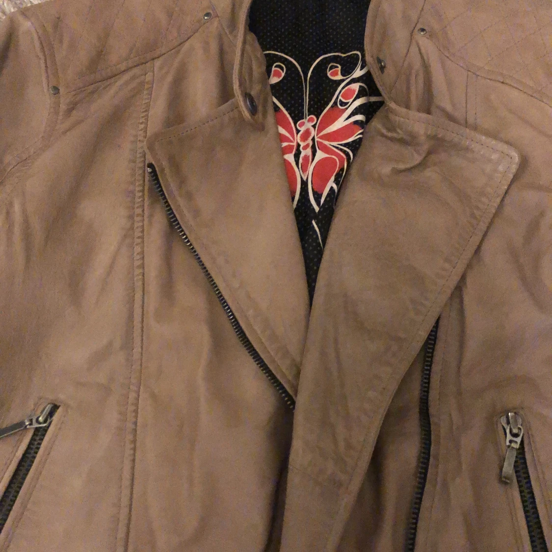 Skinnjacka i strl 38 - 90