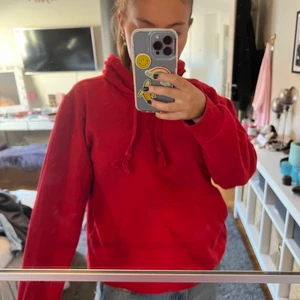 Hoodie - Säljer denna sköna och mysiga hoodie. 