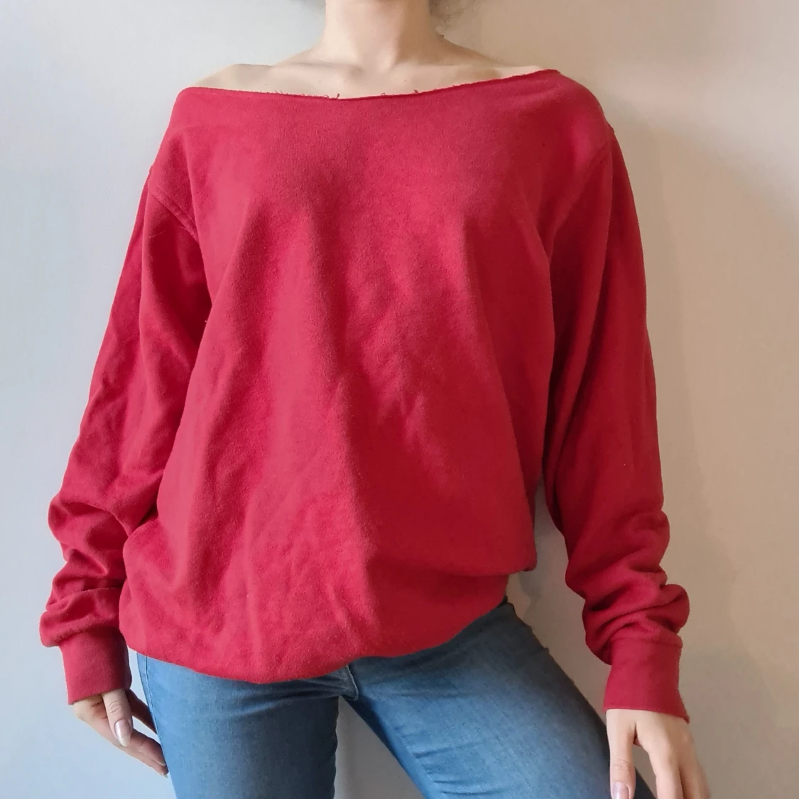 Röd Collegetröja off shoulder