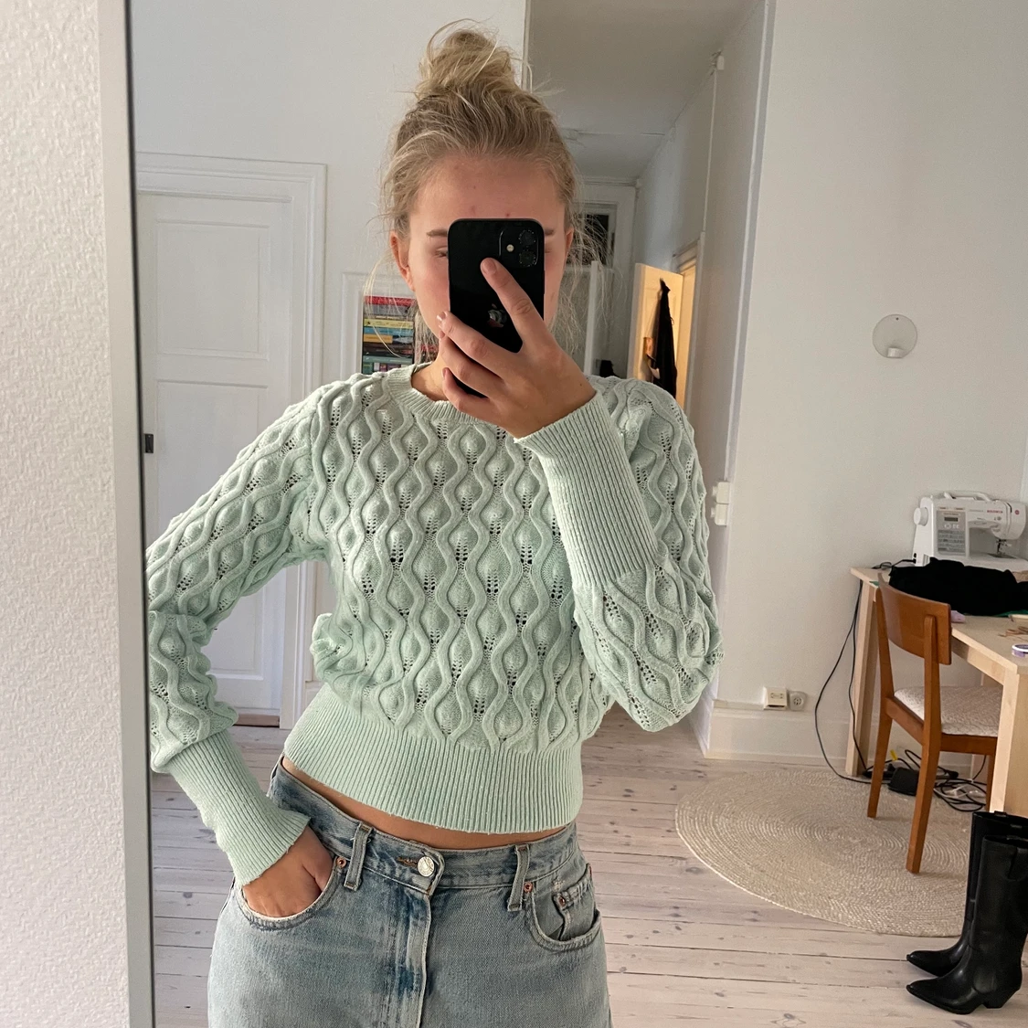 Stickad tröja i mintgrön!