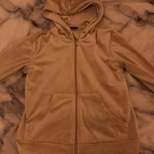 kofta  - säljer denna kofta från gina super skön och mjuk