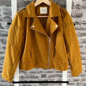 Mockajacka  - Senapsgul mockajacka, storl Medium, pris 400kr frakt tillkommer 