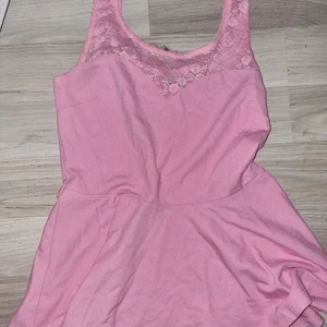 Topp stl L( passar även M) - Använd en gång. 