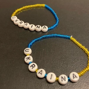 UKRAINA ARMBAND - Säljer dessa Ukrainaarmband där ALLA pengar går till att stödja Ukraina genom att skicka alla insamlade pengar till röda korset. Jag kände att jag ville göra detta för att så gott jag kan kunna hjälpa dom som har det tufft just nu.                                Om du vill vara med att stödja Ukraina och samtidigt få ett armband kan kontakta mig. Fråga familj och vänner om de också är intresserade så kan vi göra de vi kan från Sverige att hjälpa dem🇺🇦💛💙