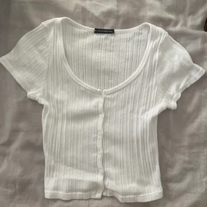 Topp - Topp från Brandy Melville! Använd fåtal gånger.🤍