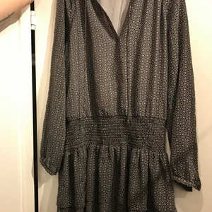 Tight waisted oversized dress - Perfect condition, size small but oversized,  70 kr + shipping 💓