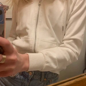 Mjukiströja - Vit jätteskön zip up!! 🌈🌸💖✨💜