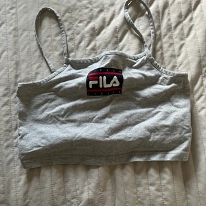 fila topp - strl M men passar mig som har XS bra. frakt ingår i priset