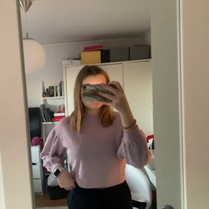 Tröja  - Snygg och väldigt skön tröja. Använt ett fåtal gånger. Köparen står för frakt 