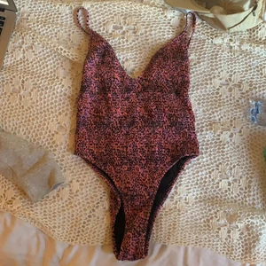 Baddräkt - Aldrig använd! Beställde hem men passade inte på mig :(