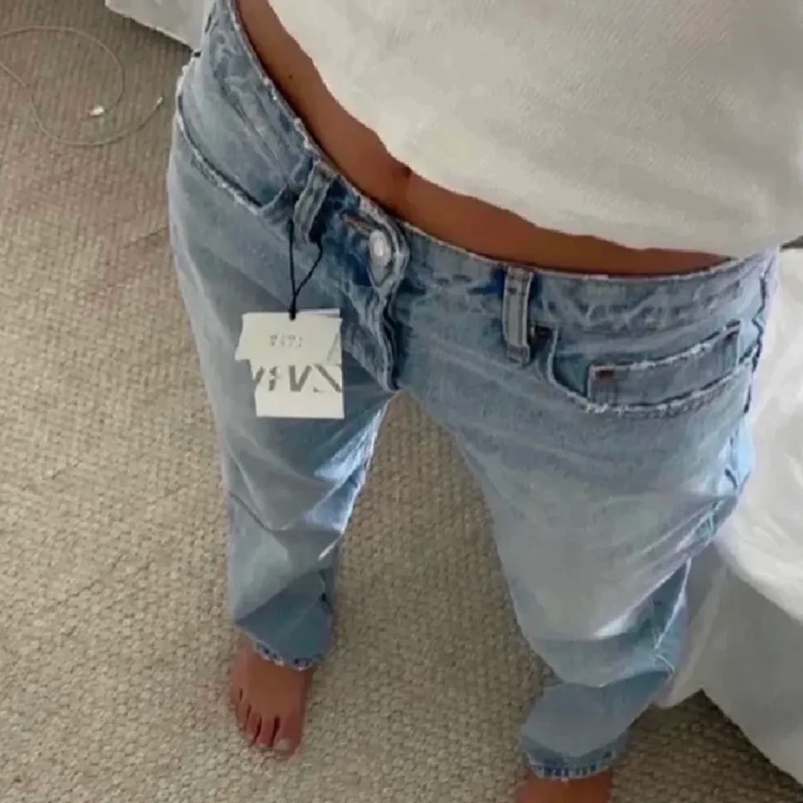 Blåa midrise jeans