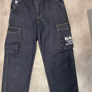 Relaxed fit cargo-jeans från kano