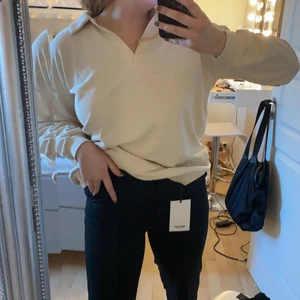 Tröja från nakd  - Oanvänd med lappar kvar, från nakd. Storlek S men passar XS-M beroende på hur man vill den ska sitta. Slutsåld online 
