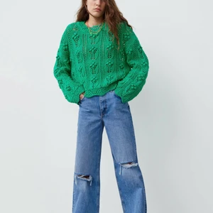 Stickad tröja  - Jättefin stickad tröja från zara. Älskar färgen men har för mycket kläder. 