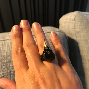 Ring  - Jätte fin ring från shock märke jernhest, kirurgisktstål. Knappt använd.