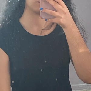 Tröja - En svart basic tröja