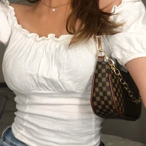 Fin sommar Blus/topp  - Köpte denna på Malta 2019, aldrig använd pga att den är lite för stor på mig❤️ passar S/M, buda i chatten 