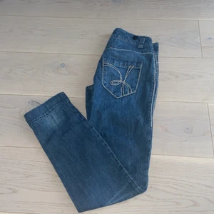 Lågmidjade jeans - Lågmidjade jeans. Strl 25/30