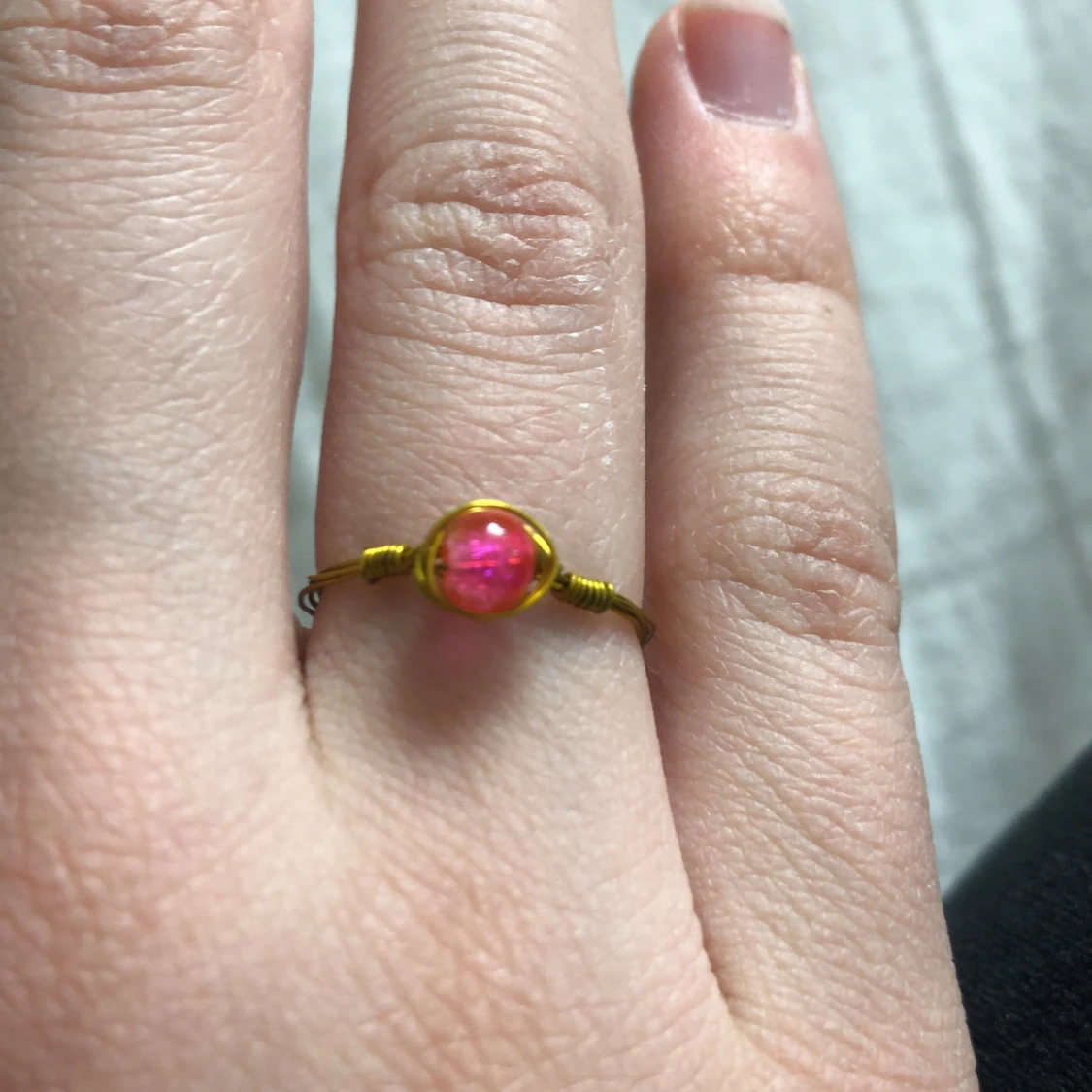 Handgjord ring med glaspärla. - 91