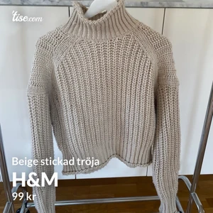 Stickad polotröja  - Knappt använd! Hör av dig om du vill se hur den sitter på:)