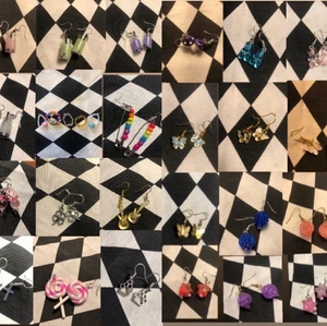 SMYCKEN - Säljer handgjorda smycken ! Kolla in min sida för liiite mer smycken som jag har gjort!