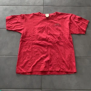 Vintage  - Riktigt röd! Strl L! Made in USA! Frågan om mått vid intresse 