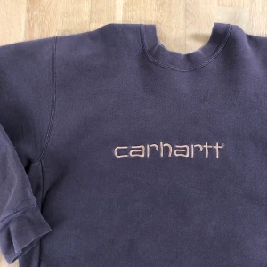 Brun Carhartt sweatshirt  - bra kvalitet 8/10 frakt ingår inte ! budet är på 450kr
