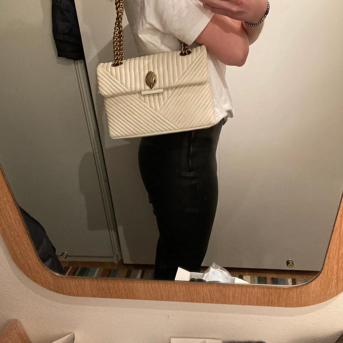 Kurt Geiger väska rainbow white