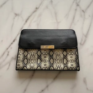 Snygg clutch/kuvertväska - Aldrig använd, 50kr exklusive frakt 🌸