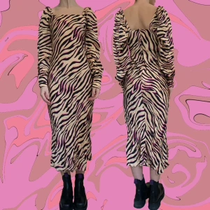 Klänning its summer  - Färgglad klänning 🌺🌸🌼 