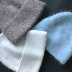 Mössa - Finns några få kvar! Skriv vid intresse💕säljer för 199kr st, kan mötas upp i Sthlm eller frakta(köparen för frakt )