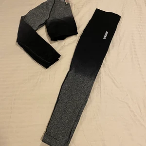 Gymshark adapt ombre seamless set - Byxor stl S, tröja stl M. Sjukt fina men kommer inte till användning hos mig♻️ Då de är sparsamt använda så är de 1/2 priset från när jag köpte de😊🌸