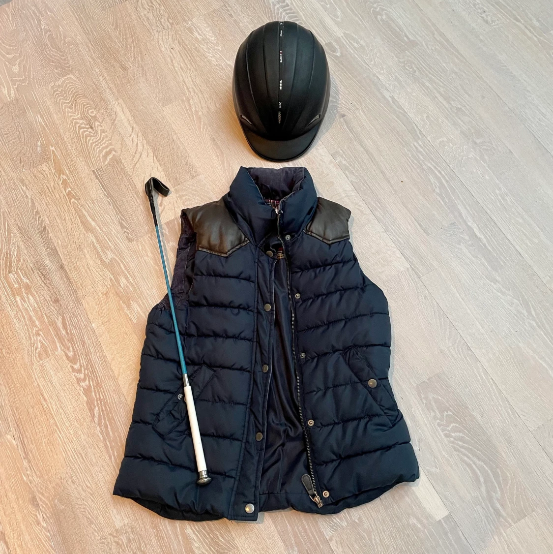 Ridhjälm, ridväst och ridspö - 91