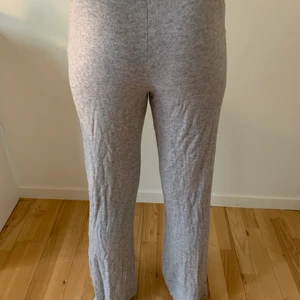 Gråa mjukisbyxor - Ett par gråa jättesköna mjukkisbyxor från zara (inte använda mycket)