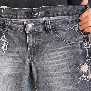 Otostop x-clusive jeans - Oanvända broderade jeans med låg midja