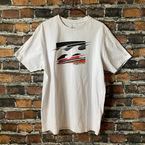 Vintage vit Billabong t-shirt - En ursnygg vintage t-shirt från märket Billabong. I fint skick. Säljer då den är för stor för mig. Frakten är spårbar med PostNord. För mått eller fler bilder kontakta mig 🙌