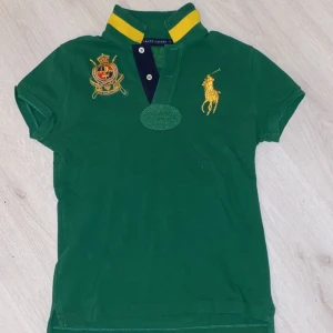 ralph lauren skjorta<3 - grön ralph lauren skjorta, köpt second hand!!