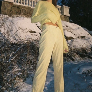 Rutiga byxor  - Tunna rutiga byxor passar mig som bär XS-S 