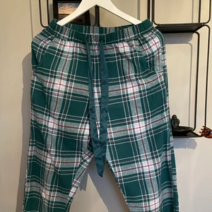 Pyjamasbyxa - Härlig mysig pyjamasbyxa från Hunkemöller. 