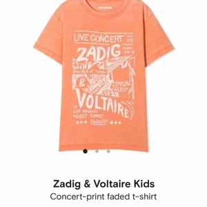 Zadig Voltaire tröja - Jätte fin Zadig T-shirt! Jätte bra skick( bara använt få gånger) väldig skön + snygg❤️ tröjan är i xs men den är väldigt stretchig så jag skulle säga att den är Xs,s,m. 🧞‍♀️ses i dm