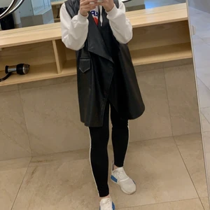 Skinnväst  - Skinnväst helt nya för 150kr