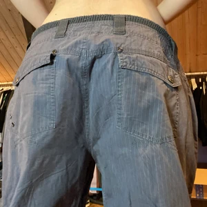 Byxor - As coola och sköna byxor med söta detaljer