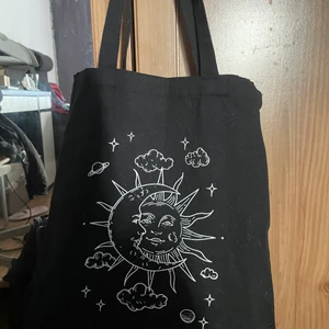 Fin tygkasse - Använd typ en gång. Men är i bra skick💖 säljer för 70 kr +frakt