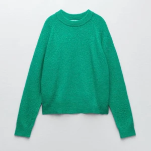 Stickad tröja Zara - Supermysig grön stickad tröja från zara i ull och alpackaull. Endast använd 2 gånger så den är som ny. 💗💗